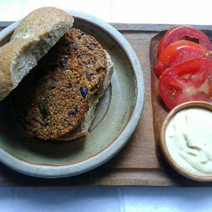 Hamburguesas de Quinoa y Verduras Asadas