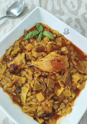 Una foto de "Gazpachos manchegos" con pollo, calabaza y boletus