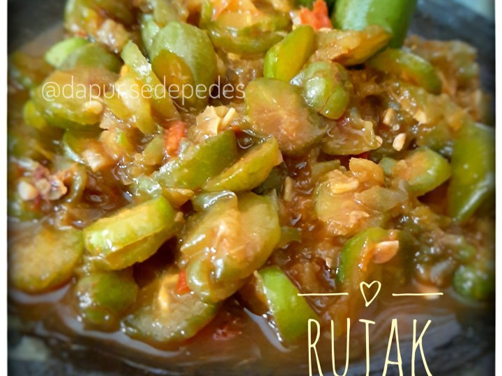 Bagaimana Menyiapkan Rujak Calingcing (Belimbing Wuluh) Anti Gagal