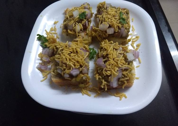 Chatpata moong sandwich