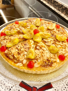 Una foto de Tarta con crema de almendra e higos