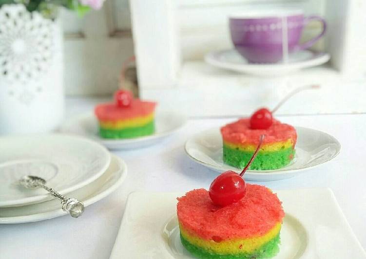 Langkah Mudah untuk Membuat Bolu Kukus Singkong Rainbow, Enak