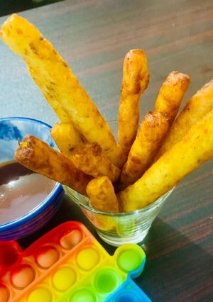 A picture of Mashed Potato fries.
