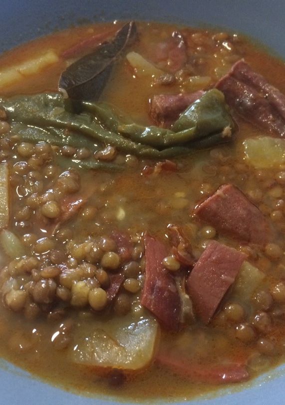 Una foto de Guiso de lentejas con chorizo