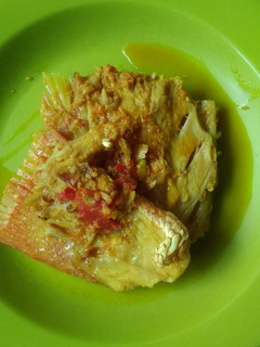 Foto resep Tulang Kakap Merah Bumbu Kuning 😻