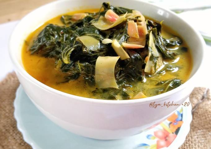 GULAI DAUN UBI/DAUN SINGKONG KECOMBRANG