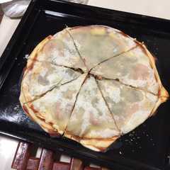 Una foto de Pizza de hojaladre fácil de hacer!