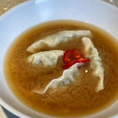 Miso Soup with Itsu Veg Gyoza 🥟 A picture of Miso Soup with Itsu Veg Gyoza 🥟.