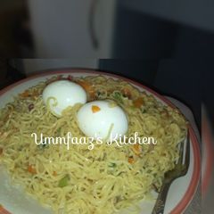 A picture of Indomie jellof.