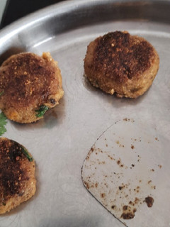 કટલેસ (Cutlet Recipe In Gujarati) રેસીપી મુખ્ય ફોટો