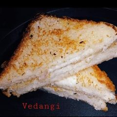 A picture of Malai Toast.