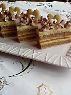 Karácsonyi mézes, fahéjas szelet, mogyorós krémmel recept fotója