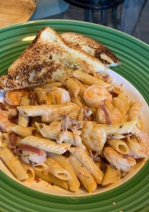 Una foto de Pasta con camarones en crema chipotle