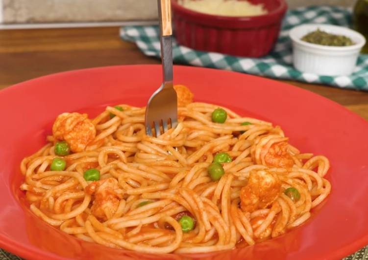 Macarrão ao molho de camarão - Tudogosreceitas