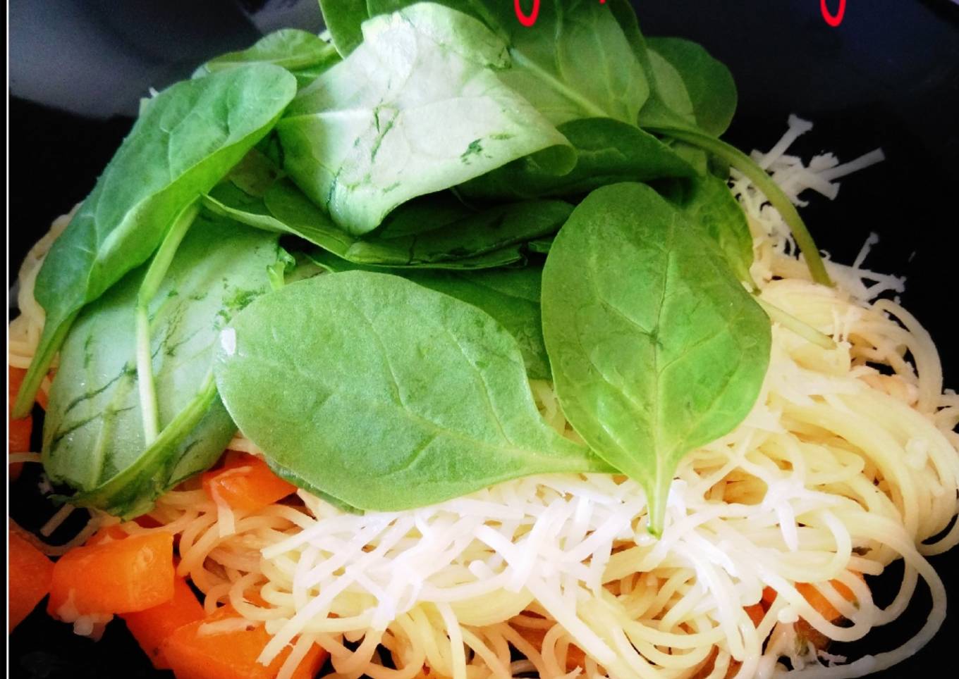 Pasta con calabaza y espinacas baby