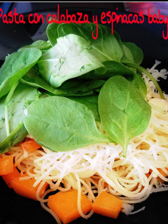Una foto de Pasta con calabaza y espinacas baby