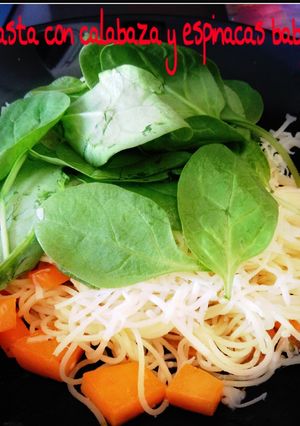 Foto principal de Pasta con calabaza y espinacas baby