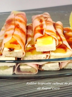 Una foto de Rollitos tropicales envueltos en York