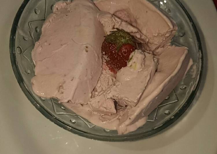 Rich strawberry icecream#eid recipe