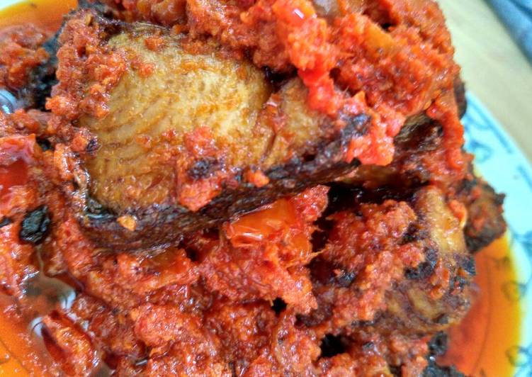 Langkah Mudah untuk Menyiapkan Ikan tongkol balado yang mudah
