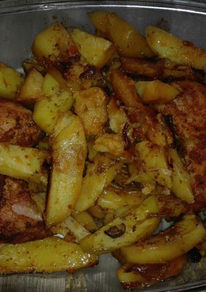 Tepsis csirkecomb krumplival recept fotója