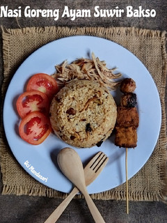 Foto resep Nasgor Ayam Suwir Bakso |Sisa Lauk Semalam