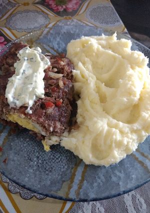 Una foto de Pan de carne con puré súper económico