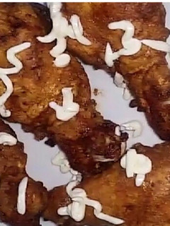 A picture of KFC style chicken.