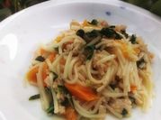 A picture of mì xào tôm cho bé