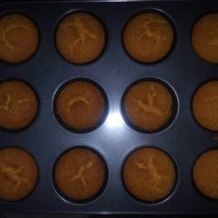A picture of Vanilla cupcakes.