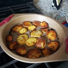A picture of Pan-fried potatoes.