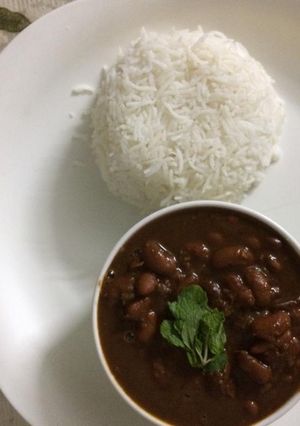 A picture of Rajma chawal in my style.