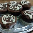Magdalenas de chocolate y frutos rojos