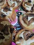 Bocadillos de Birote con Champiñones y Queso Oaxaca