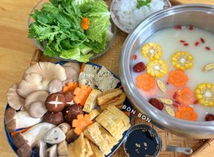 Hình của món Lẩu Sữa Hạnh Nhân Dưỡng Sinh - Món Đãi Tiệc Chay.