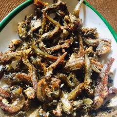 Asian Style Anchovy Appetizer | Crispy Anchovies | Salted Caramel Dilis A picture of Asian Style Anchovy Appetizer | Crispy Anchovies | Salted Caramel Dilis.