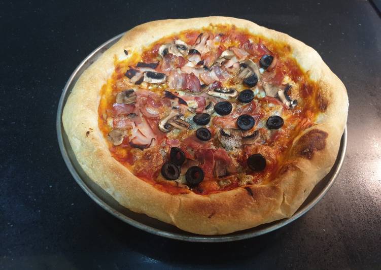 Pizza amasada en MC🍕