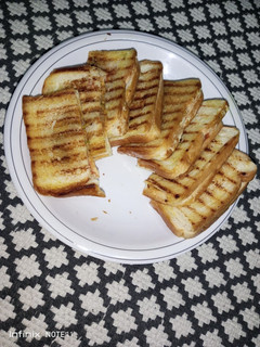 A picture of Leftover Qeema sandwich.