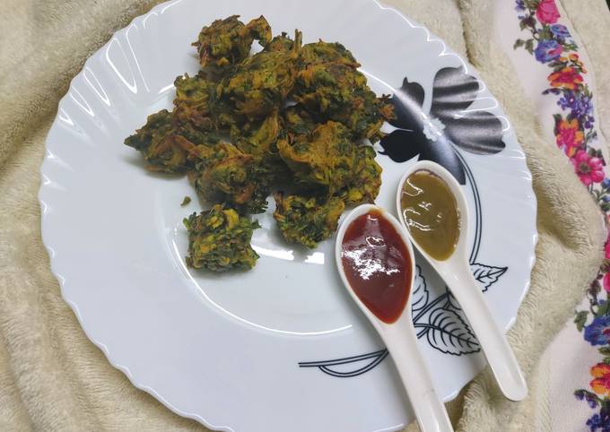 Recipe of Perfect Palak or Spinach and Coriander Pakora