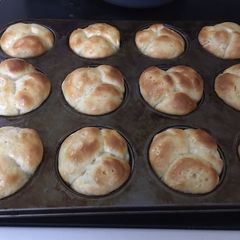 A picture of Easy dinner rolls.