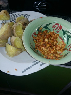 A picture of Sweet potatoes and egg sauce.