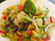 Una foto de ceviche de piña