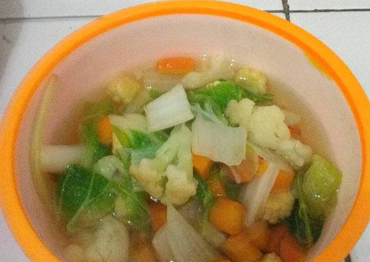 28. Sop Kuah Bening ala Nani