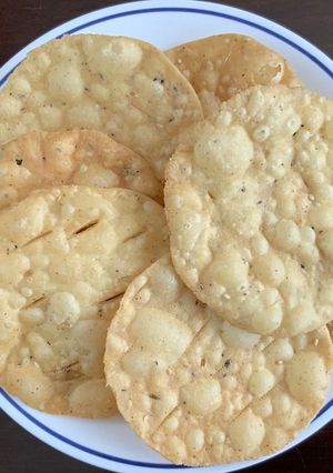 ફરસી પૂરી (Farsi Poori Recipe In Gujarati) રેસીપી મુખ્ય ફોટો