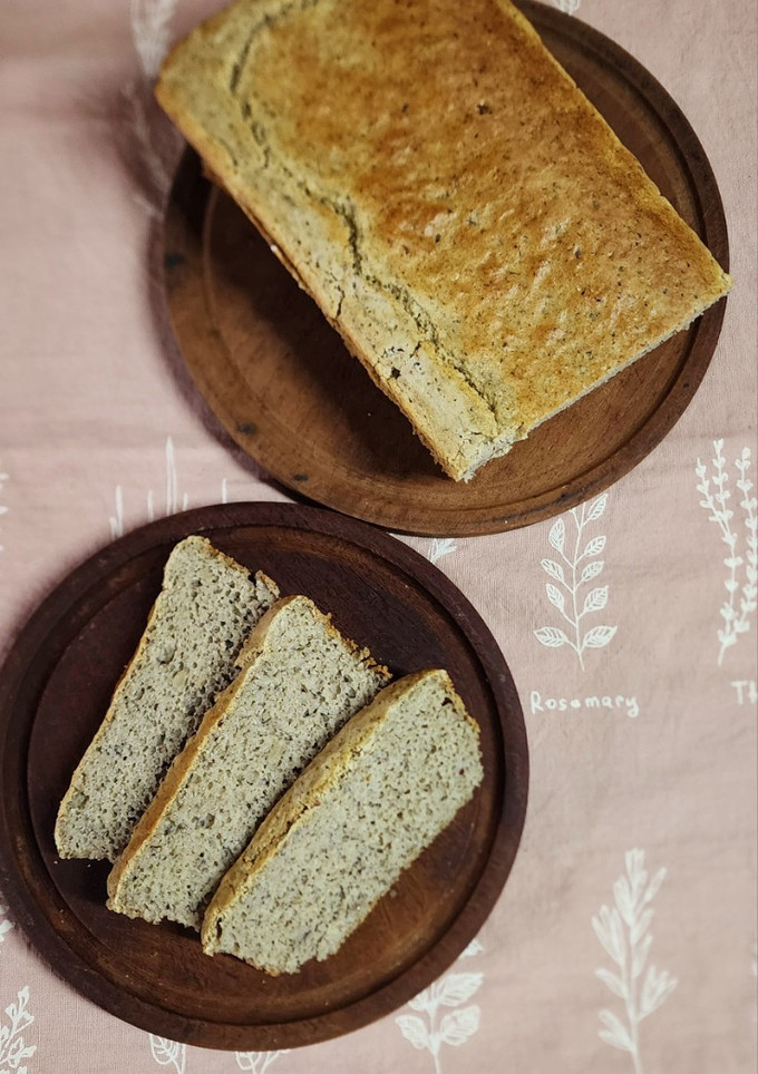 Una foto de 🍞 Pan de harina de trigo sarraceno 🍞, sin gluten, sin amasar, sin psyllium y sin goma xántica!!
