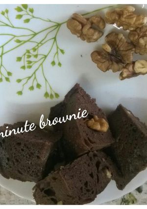 A picture of 1 minute brownie in microwave.