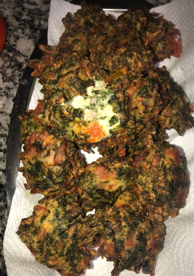 Una foto de Buñuelo de acelga y mozzarella!!