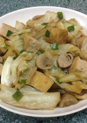 Hình của món Bắp cải kho chay.