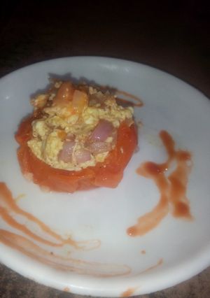A picture of Flat stuffed panner tomato.