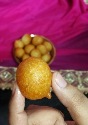 A picture of Luqaimat.
